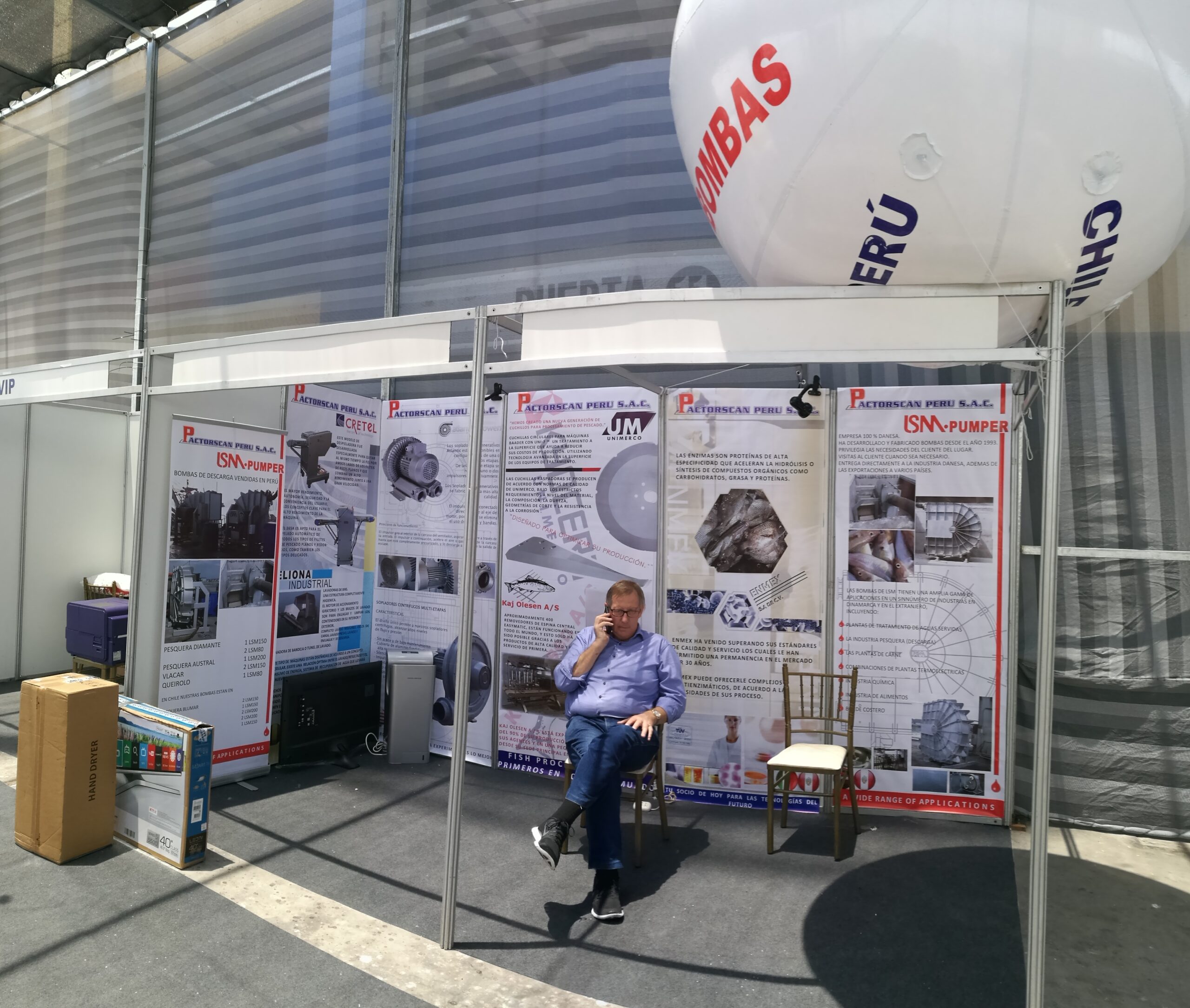 stan en feria de Chimbote perú año 2016